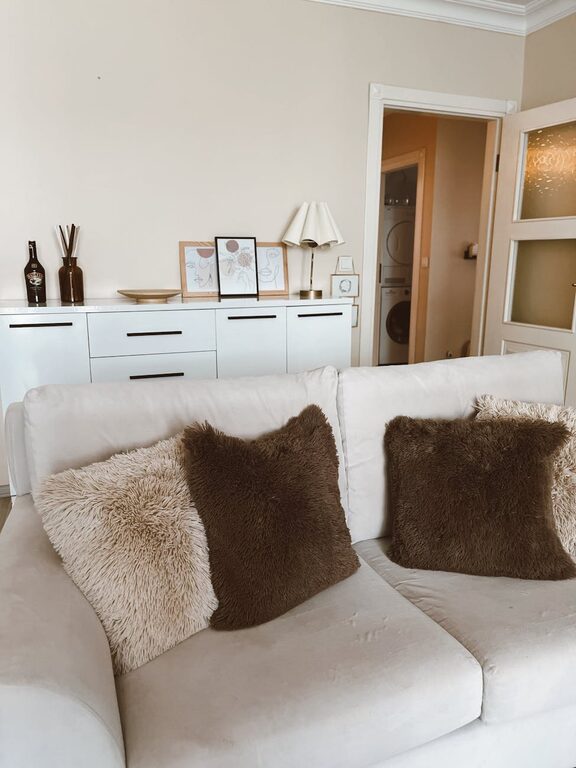 Affordable Ways to Create a Cozy and Inviting Living Room